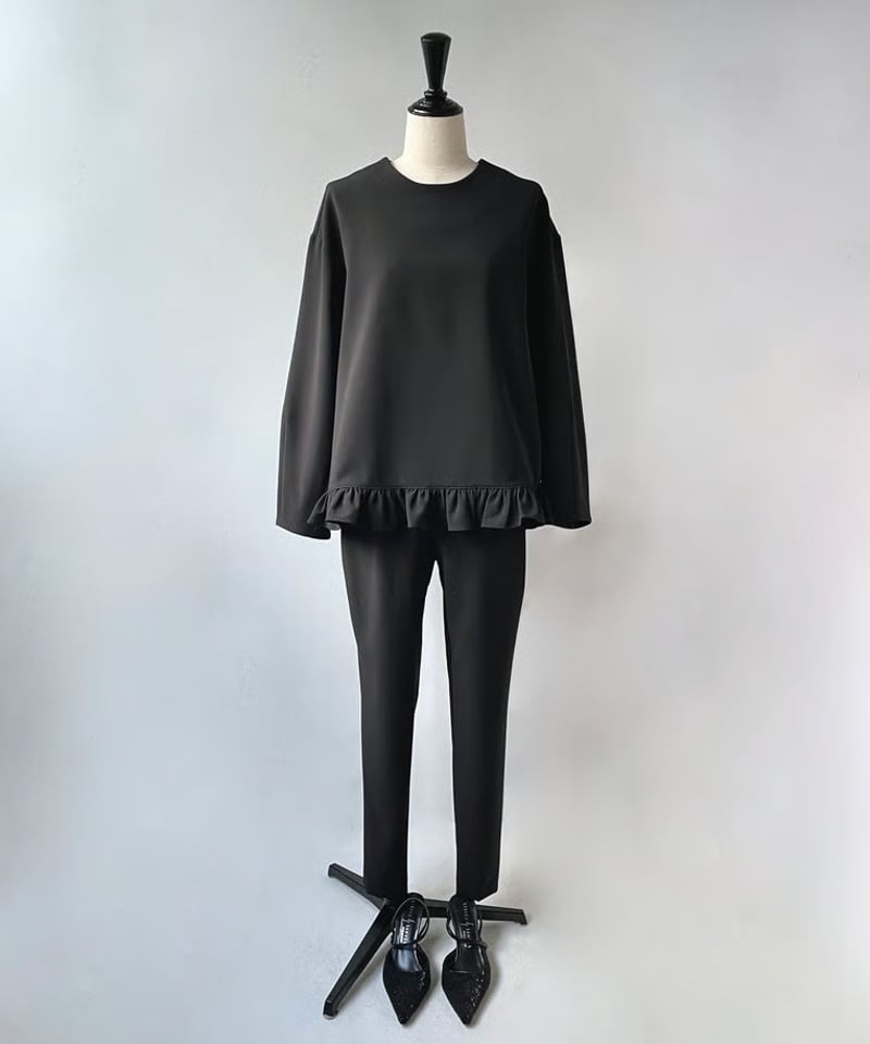 anana ラッフルヘム ブラウス（ブラック） | HENNES_KURAKUEN