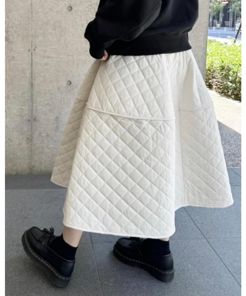 anana キルティング コクーンフレア スカート（クリームホワイト