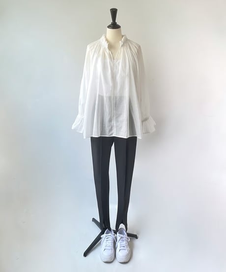 HERENCIA　ヘムスリット センターシーム テーパードパンツ（ブラック）