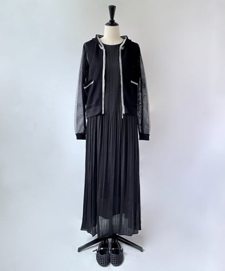 Neo Anemos　サテンプリーツ ショルダータック ワンピース（ブラック）