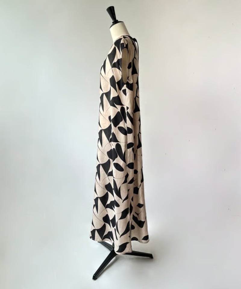 【専用】mh様　エルサドレス（ベロア生地Sサイズ＋ウィッグ付き） IRMA/イルマ】アメスリ/ ホルターネック/ ラメ/ 刺繍レース
