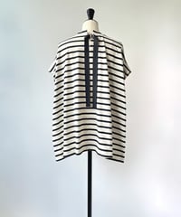 HERENCIA　バックリボン ボーダーカットソー（オフ×ブラック）