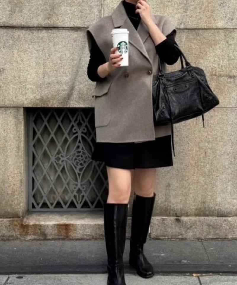 anana ハイウエスト タックショートパンツ（ブラック） | HENNES_KURAKUEN