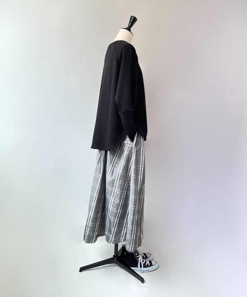 anana チェック柄メモリーフレアスカート（グレー） | HENNES_KURAKUEN