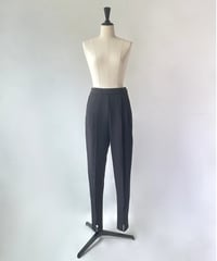 HERENCIA　ヘムスリット センターシーム テーパードパンツ（ブラック）