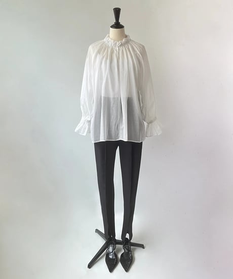 HERENCIA　ヘムスリット センターシーム テーパードパンツ（ブラック）