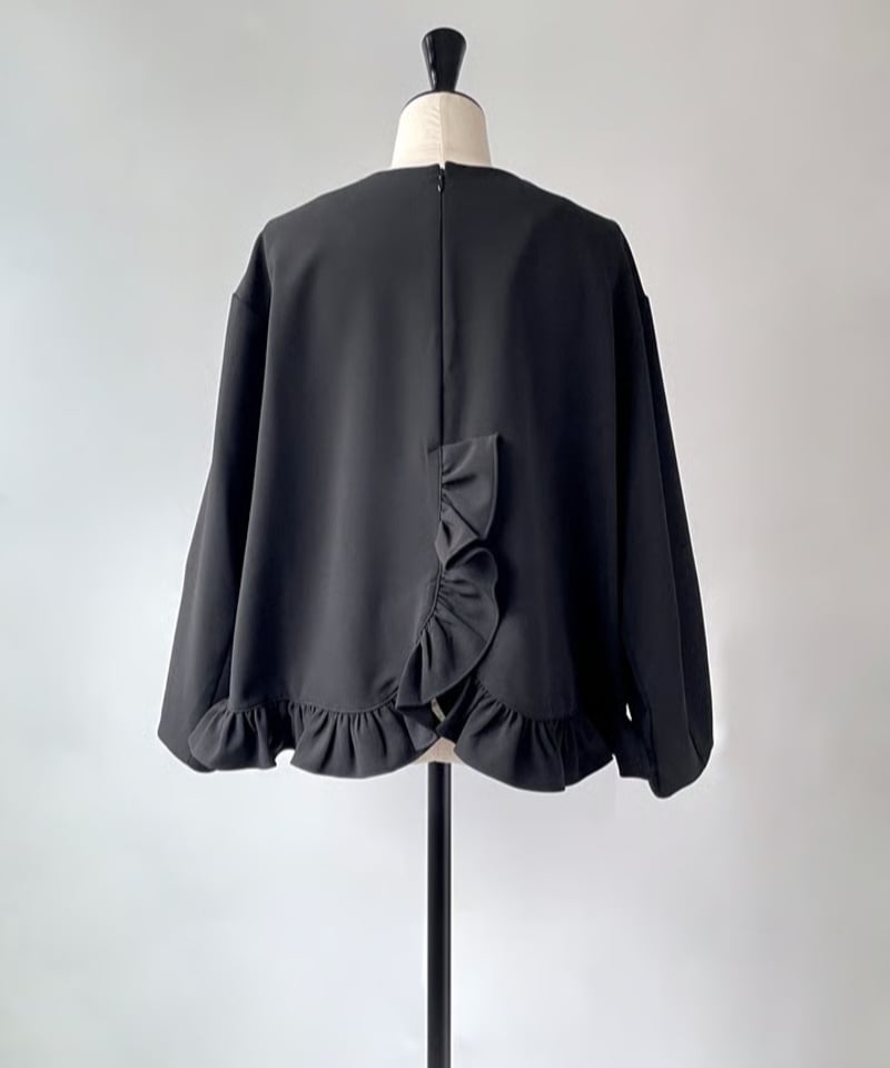 anana ラッフルヘム ブラウス（ブラック） | HENNES_KURAKUEN