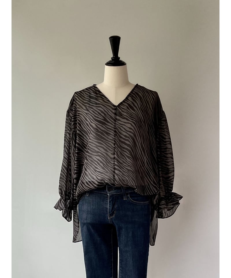 ヘヨン　HYEON cabbage blouse キャベツブラウス　ネイビー ヘヨン HYEON cabbage blouse キャベツブラウス ネイビー