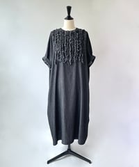 mao made　ライトオンスデニム フリル ワイドワンピース（ブラック）