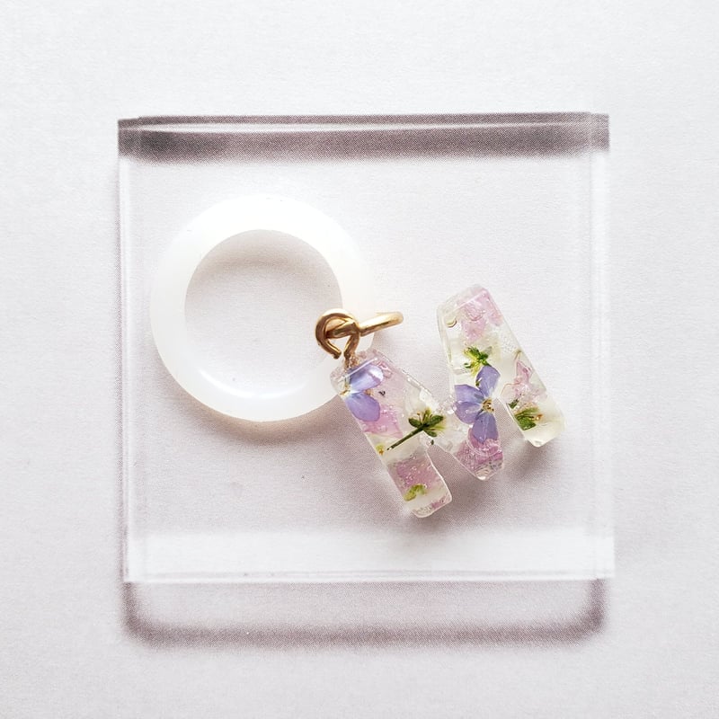 お好みのチャームでアクセサリーに♡ キーホルダー 好きを選べるアルファベットチャーム キーリング・キーホルダー