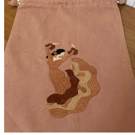 【K-4⑩】手刺繍フラメンコ巾着（ベージュ地１）　Design④