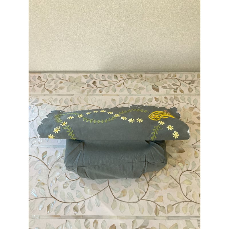 K-11】手刺繍インコ BOXティッシュカバー | Rangeen Dhaaga K-11】手刺繍インコ BOXティッシュカバー | Rangeen Dhaaga
