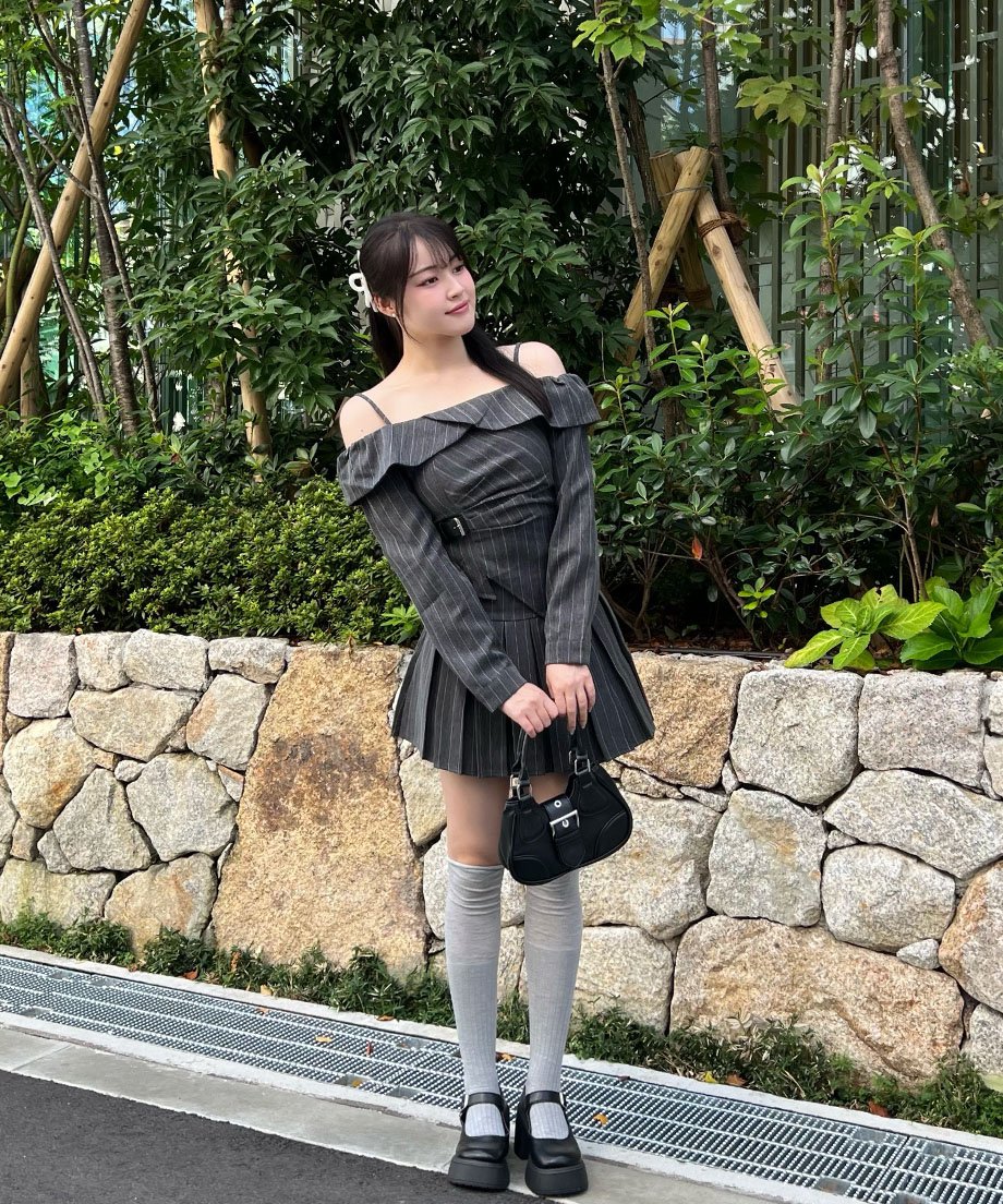 オフショルダー　セットアップ　ハンドメイド ストライプオフショルダーセットアップ | 韓国ファッション 高速ターミナル