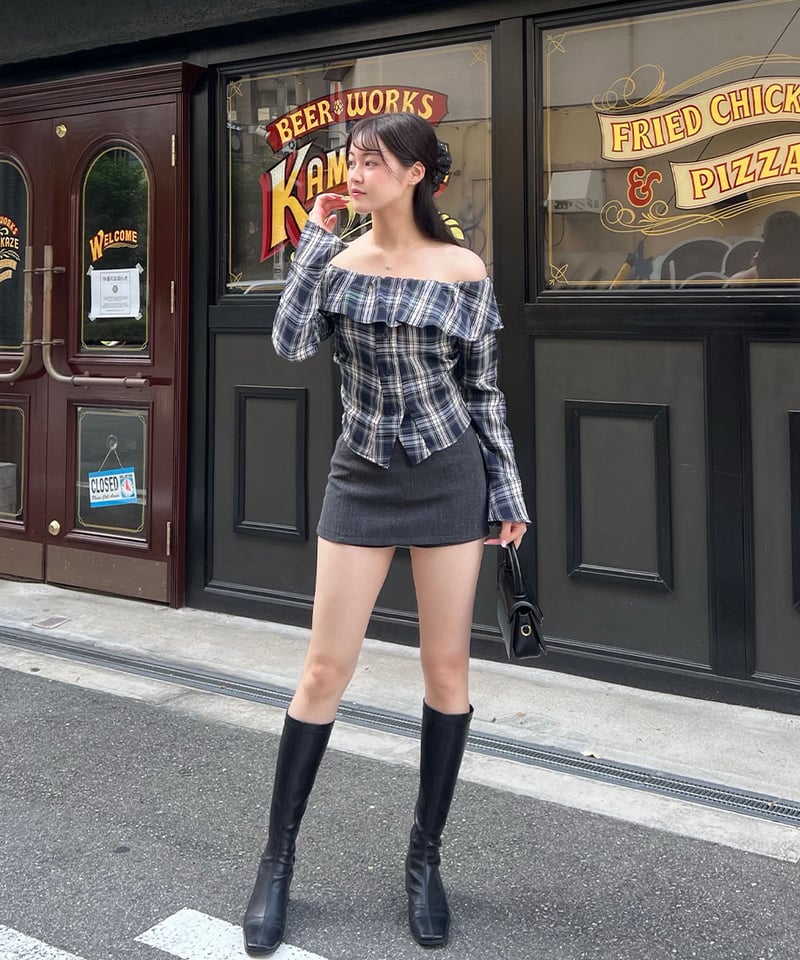 d.i.a. オフショルダー チェックトップス チェックオフショルダートップス | 韓国ファッション 高速ターミナル