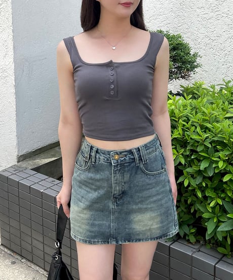 フロントボタンタンクトップ