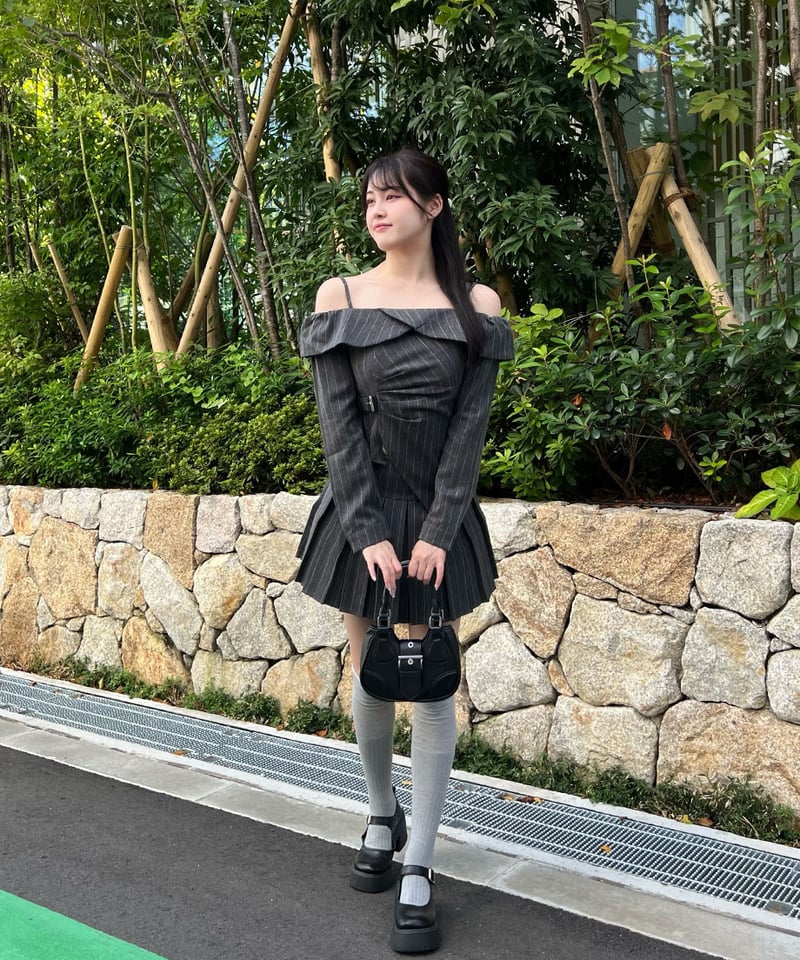 ストライプオフショルダーセットアップ | 韓国ファッション 高速ターミナル