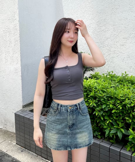 フロントボタンタンクトップ