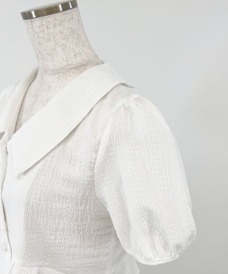 パフスリーブブラウス