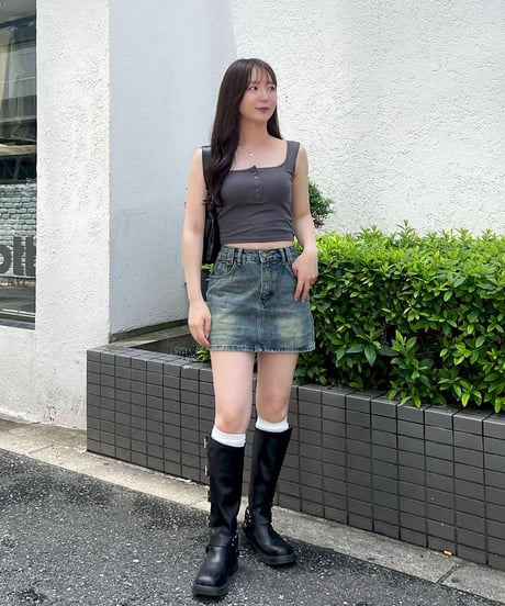 フロントボタンタンクトップ