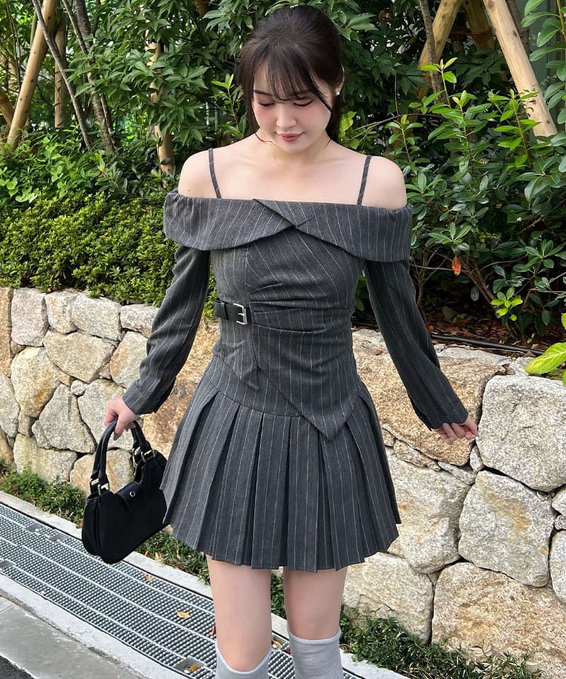 ストライプオフショルダーセットアップ | 韓国ファッション 高速ターミナル