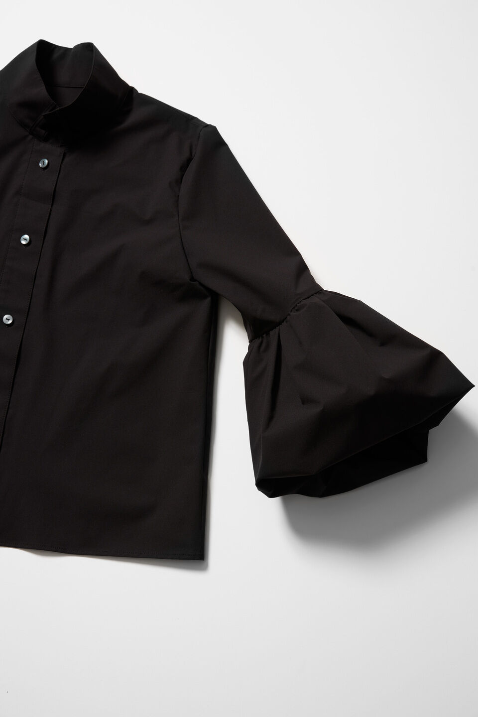 バルーンスリーブ長袖ブラウス Black | cccmalie
