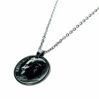 Black coin necklace 黒硬貨