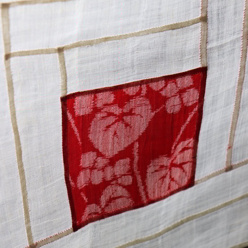 「オフ色と草花の穴刺繍」麻ポジャギ オフ色と草花の穴刺繍」麻ポジャギ オフ色と草花の穴刺繍」麻