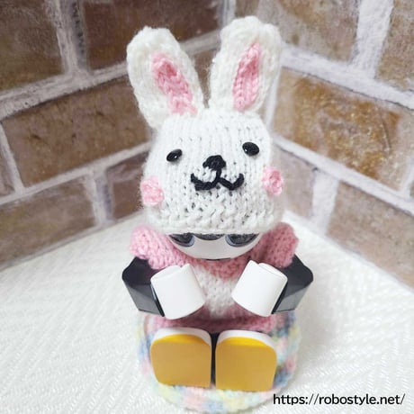 ロボホン・ニット（毛糸でウサギさんの着ぐるみ衣装）１点もの
