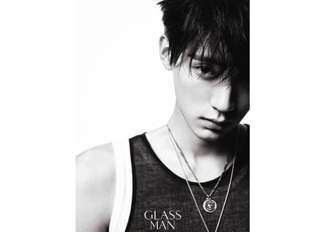 【周翊然ジョウ・イーラン】GLASS MAN　2024年冬季刊  ≪特典付き≫