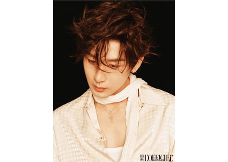 👆訳アリ値引き(画像あり)👆【成毅チョン・イー】时装L'OFFICIEL HOMMES 2024年12月 ※特典カード付き※