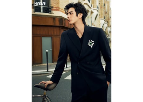 【宋威龙（宋威龍）ソン・ウェイロン】时尚先生Esquire 2024年8月
