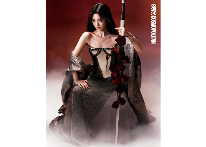鞠婧祎 ジュー・ジンイー】时尚COSMOPOLITAN 2025年6月 | E'GA書店