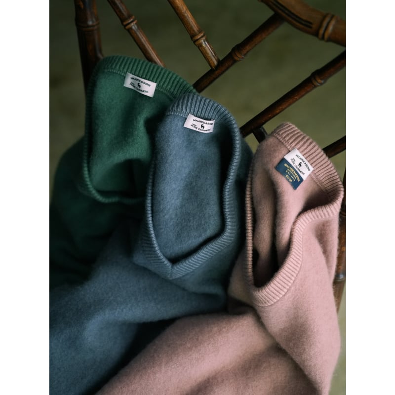 MAATEE&SONS CASHMERE 圧縮V SWEATER | MusterWerk