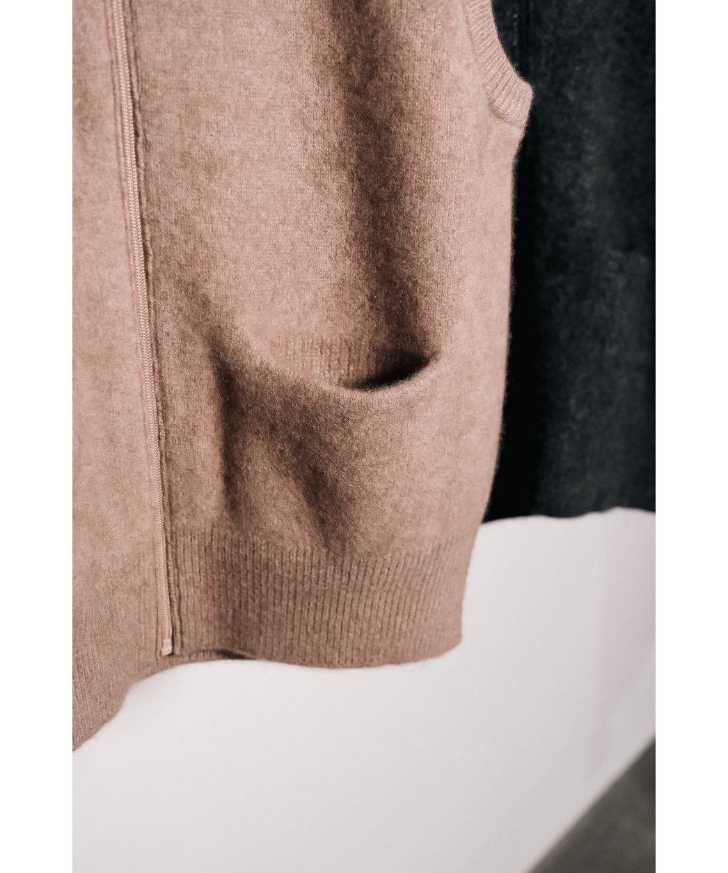 MAATEE&SONS CASHMERE 強圧縮 ZIP VEST 