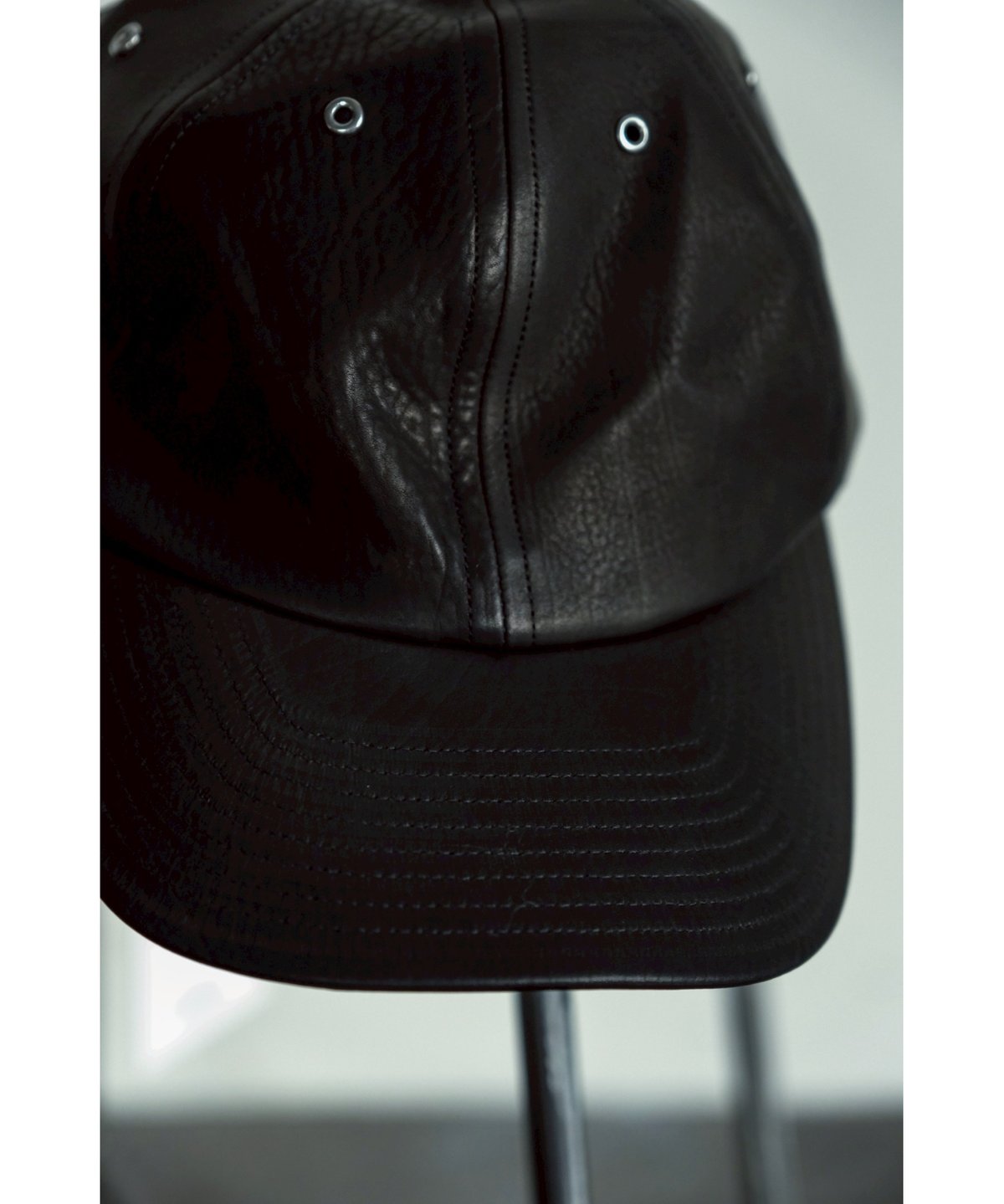 希少 ulterior 6パネルカウレザーキャップ 本革 古着 fit=scale-down,w=1200