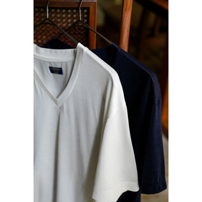 MAATEE&SONS Ex. WASHABLE SILK V NECK TEE | Must