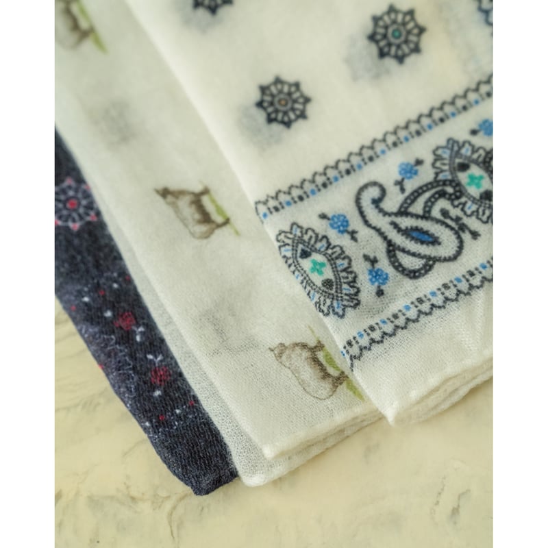 MAATEE&SONS Ex. CASHMERE HANDKERCHIEF | MusterWerk