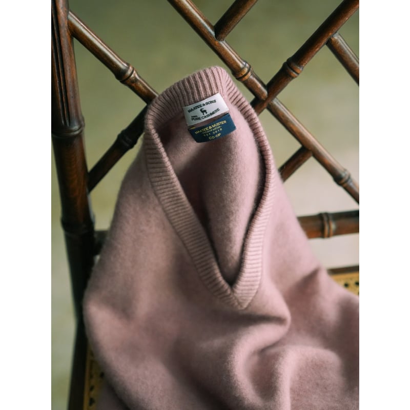 MAATEE&SONS CASHMERE 圧縮V SWEATER | MusterWerk