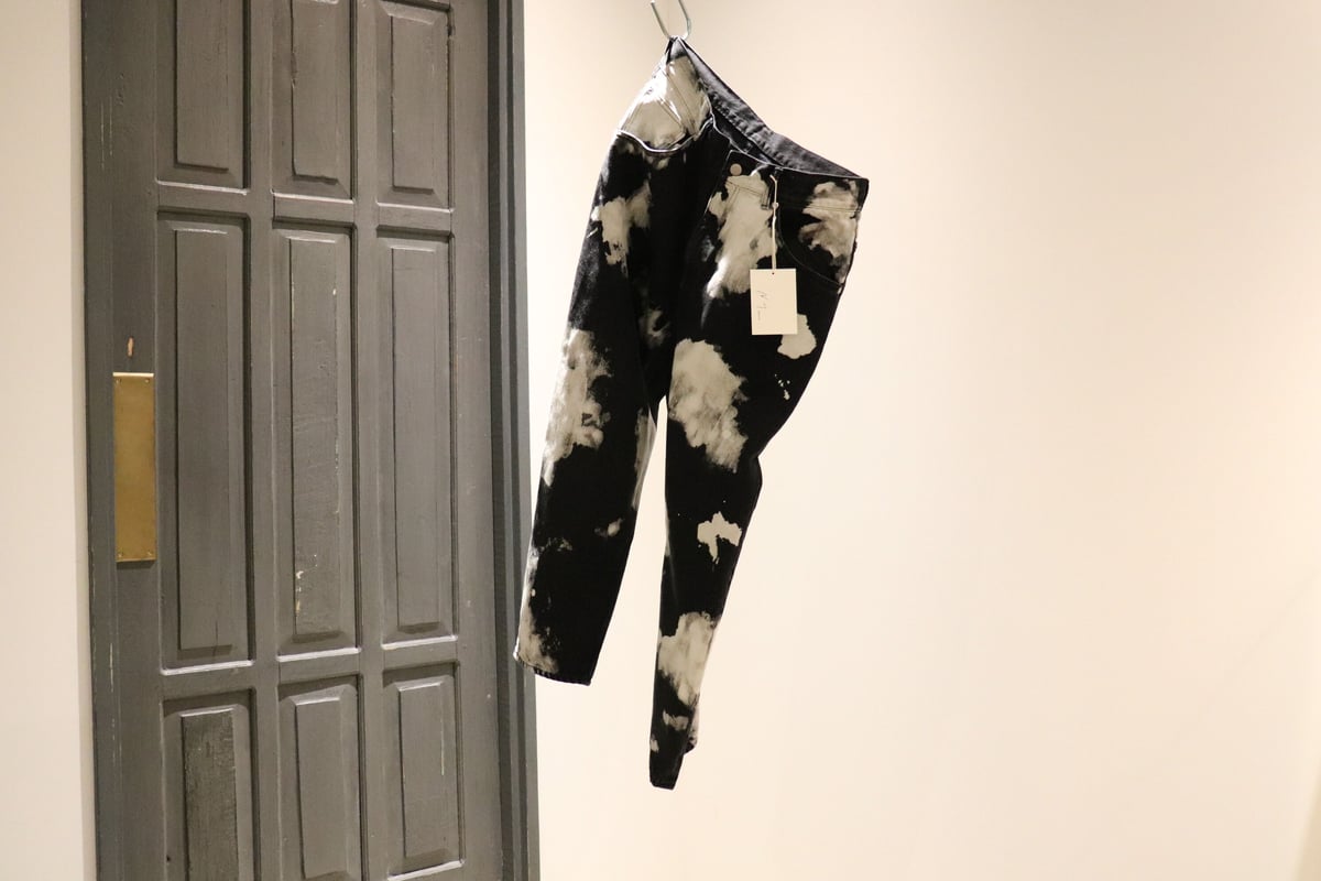 ANCELLM Ex. 5P DENIM PANTS-COW PATTERN BLEACH |