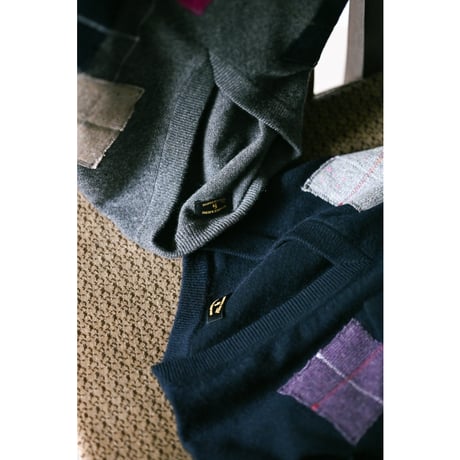 MAATEE&SONS CASHMERE PATCH ARGYLE SWEATER