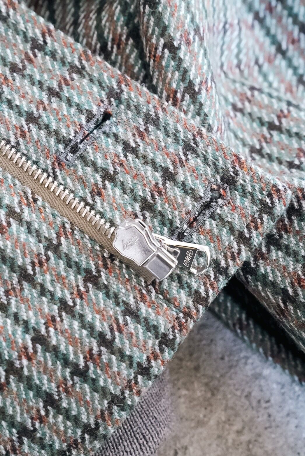 The CLASIK FOX BROTHERS TWEED RIB HARRINGTON |