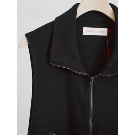 barbell object flower vest