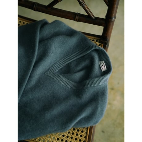 MAATEE&SONS CASHMERE 圧縮V SWEATER