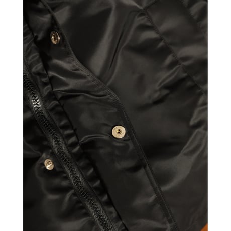 The CLASIK RECYCLE NYLON TWILL HOODED JACKET