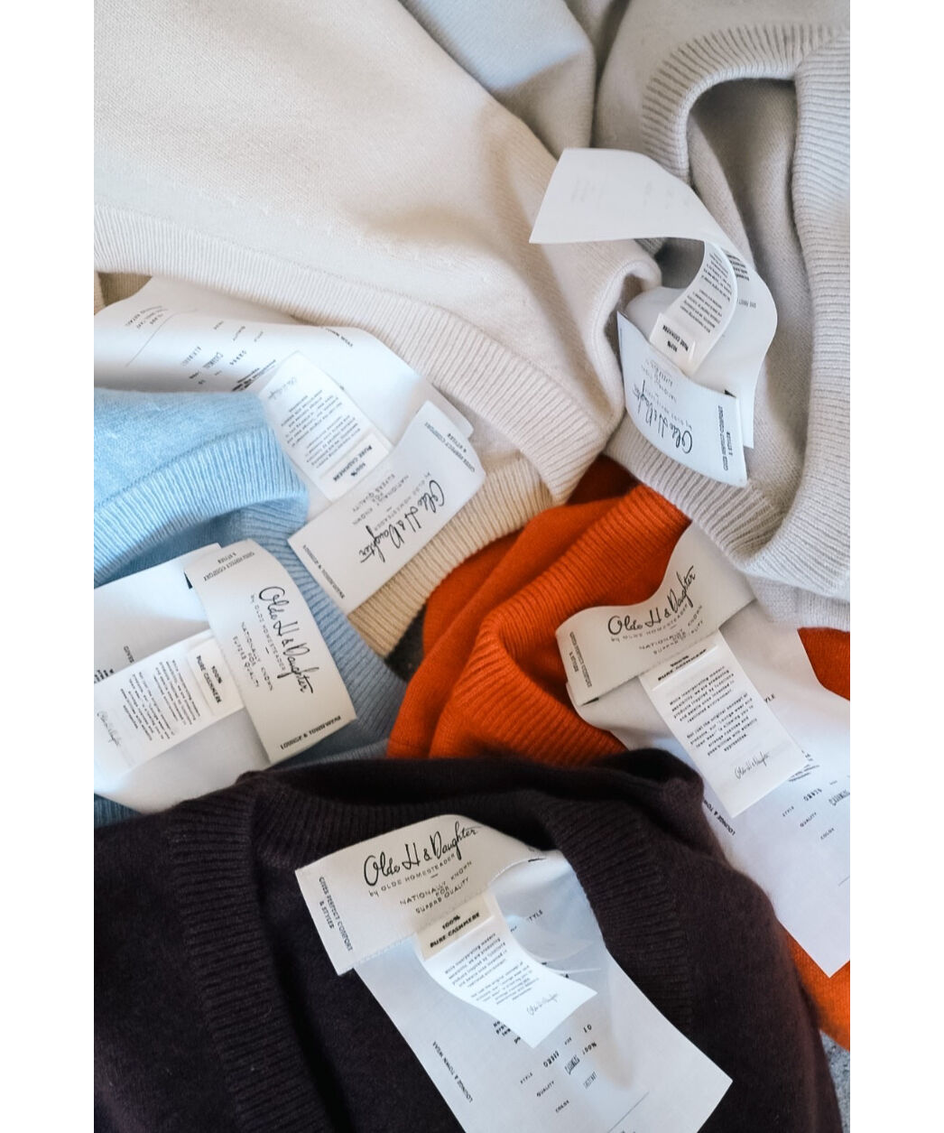 Olde H & Daughter CASHMERE V-NECK KNITWEAR | Mu