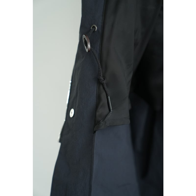 The CLASIK SHRINKED NYLON TAFFTA HUNTING MAC |