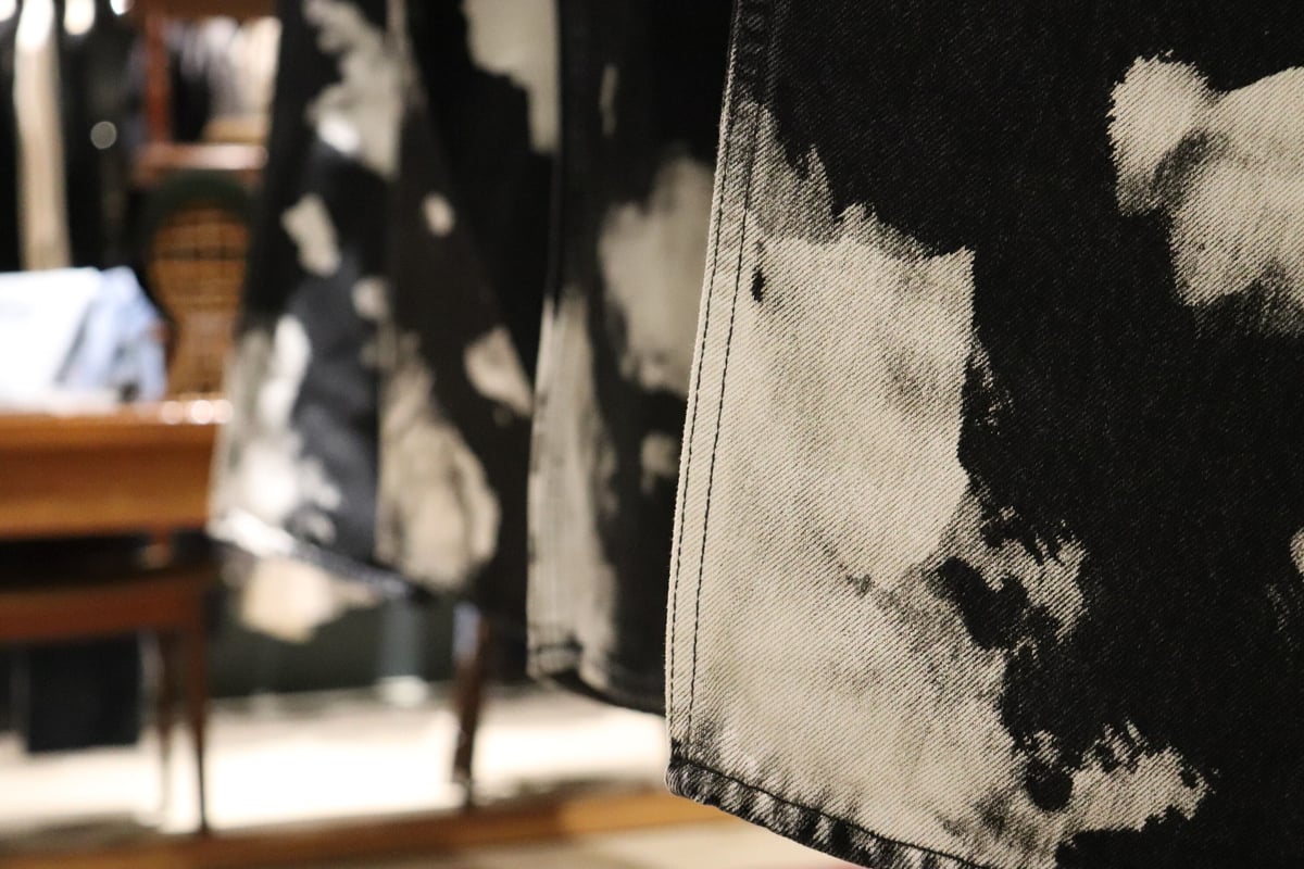 ANCELLM Ex. 5P DENIM PANTS-COW PATTERN BLEACH |