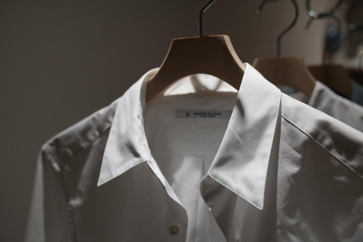 ※9/7まで値下げ【MAATEE&SONS】ELIZABETH 白シャツ ELIZABETH” REGULAR COLLAR SHIRTS - WUNDER