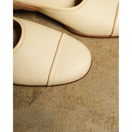 Post Production Ex. 白鞣しGoat Face Sandal