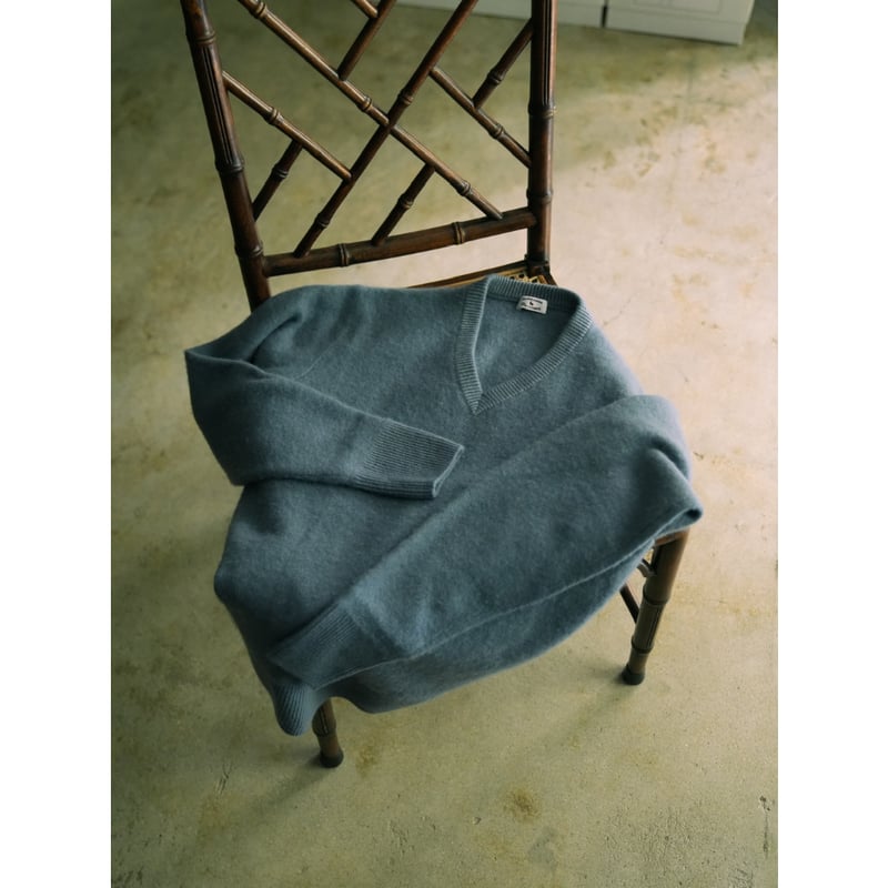 MAATEE&SONS CASHMERE 圧縮V SWEATER | MusterWerk